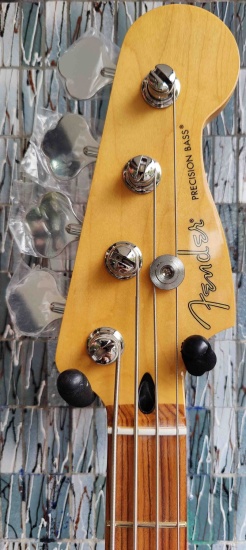 Fender Player Precision Bass, Pau Ferro Fingerboard, Sea Foam Green