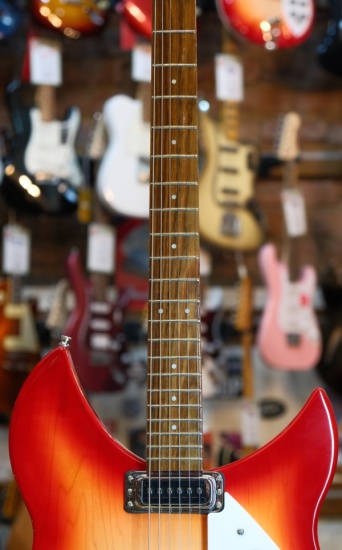 Rickenbacker 330, Fireglo