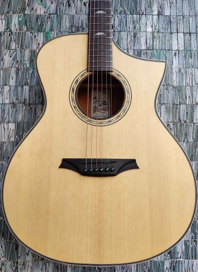 Bromo Tahoma Series BAT4CE Electro-Acoustic Hillside Cutaway, Spruce