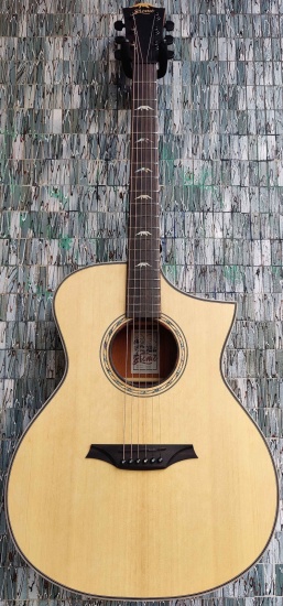 Bromo Tahoma Series BAT4CE Electro-Acoustic Hillside Cutaway, Spruce