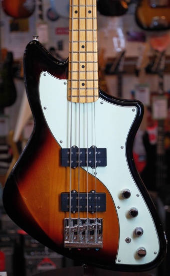 Fender 2021 Player Plus Active Meteora Bass, Maple Fingerboard, 3-Color Sunburst (Pre-Owned)