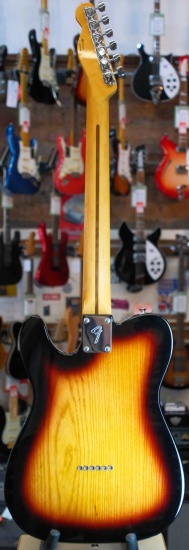 Fender 2023 Vintera II '60s Telecaster Thinline, Maple Fingerboard, 3-Color Sunburst (Pre-Owned)