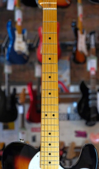 Fender 2023 Vintera II '60s Telecaster Thinline, Maple Fingerboard, 3-Color Sunburst (Pre-Owned)