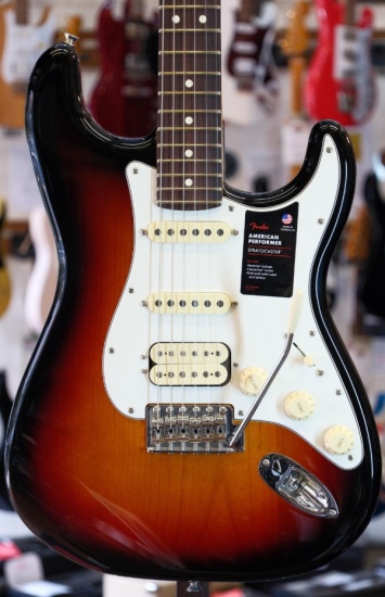 Fender American Performer Stratocaster HSS, Rosewood Fingerboard, 3-Color Sunburst