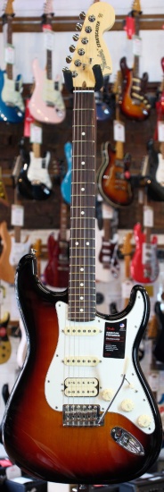 Fender American Performer Stratocaster HSS, Rosewood Fingerboard, 3-Color Sunburst