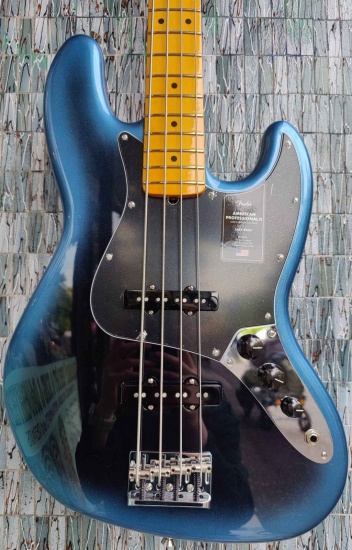 Fender American Professional II Jazz Bass, Maple Fingerboard, Dark Night