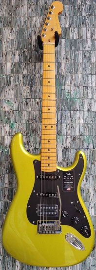 Fender American Ultra II Stratocaster HSS, Maple Fingerboard, Solar Flare