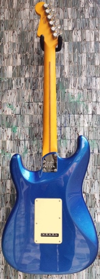 Fender American Ultra Stratocaster, Maple Fingerboard, Cobra Blue