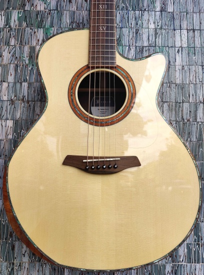 Furch Red Deluxe Gc-Ll Alpine Spruce/Malaysian Blackwood Grand Auditorium Cutaway with Duo Bevel