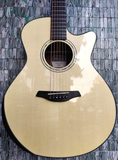 Furch Yellow Deluxe Gc-Ll Alpine Spruce/Malaysian Blackwood Grand Auditiorium Cutaway with Duo Bevel