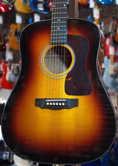 Guild USA D-40 Traditional Dreadnought Acoustic, Antique Sunburst