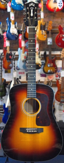 Guild USA D-40 Traditional Dreadnought Acoustic, Antique Sunburst