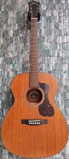 Guild Westerly Collection 300 Series OM-320 Orchestra Model Acoustic, Natural Mahogany