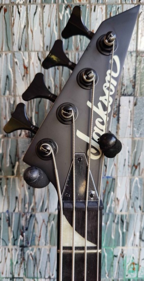 Jackson  JS Series Concert Bass Minion JS1X, Satin Black