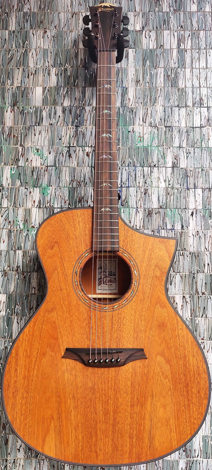 Bromo Tahoma Series BAT4MCE Electro-Acoustic Grand Auditorium Cutaway