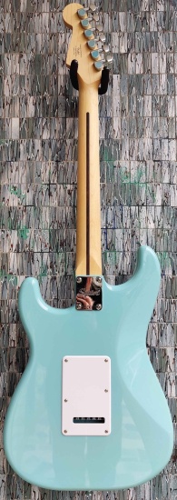 Squier FSR Sonic Stratocaster HSS, Maple Fingerboard, White Pickguard, Tropical Turquoise